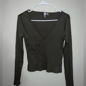 Green long sleeve t shirt